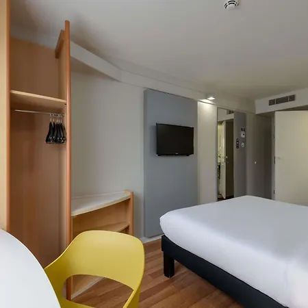 Ibis Hotel Koeln Airport-2