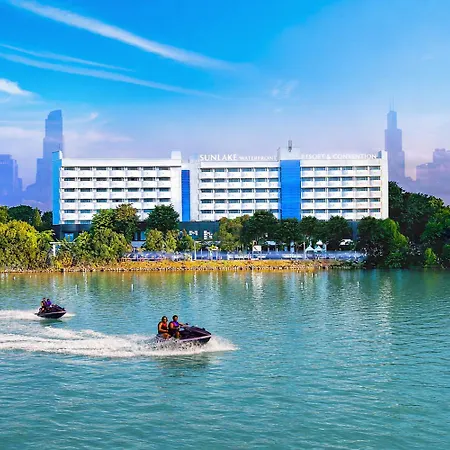 Sunlake Waterfront Resort & Convention-2