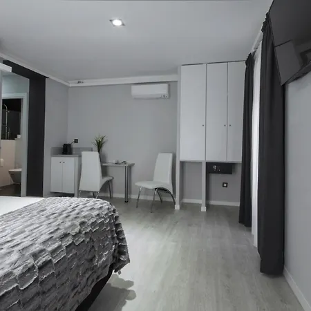 Hostal Overnight Madrid-2