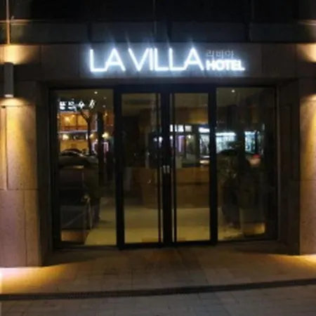 La Villa Hotel-2