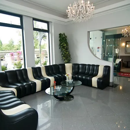 Pembury Hotel At Finsbury Park-3