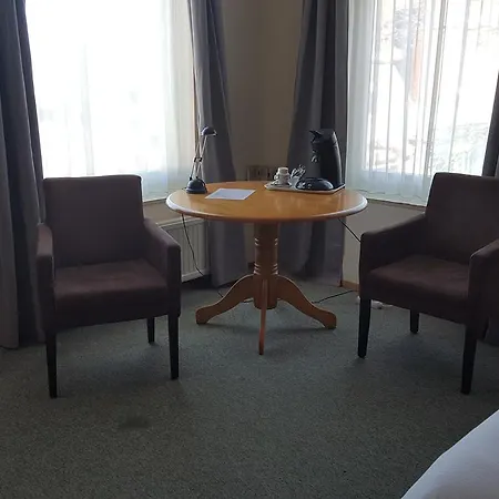 Hotel het Gemeentehuis Uithuizen-3