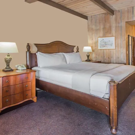 Days Inn By Wyndham West Allis/Milwaukee-2