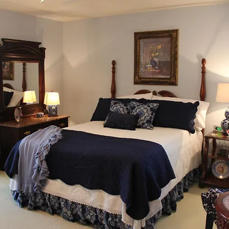 Caroline'S Bed And Breakfast-2