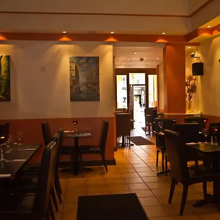 Lynams Hotel-3