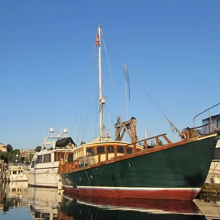 Wharfside Bed & Breakfast-3