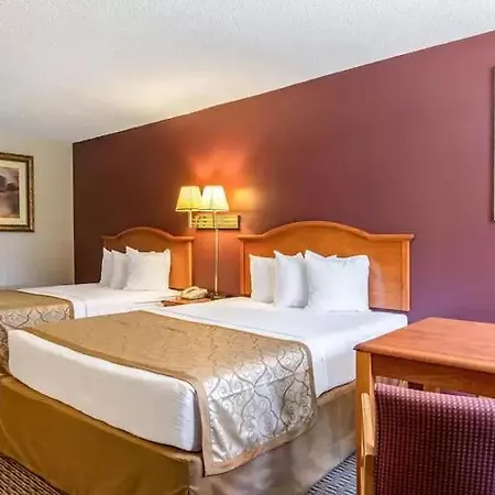The Parkwood Inn & Suites-2
