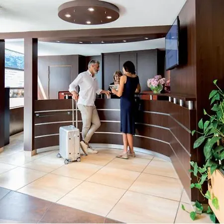 Hotel Thermes Les Ecureuils-integré aux thermes-3