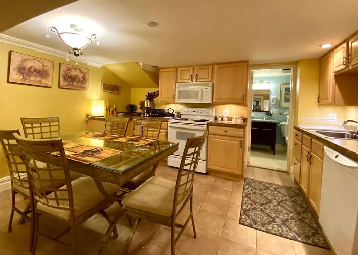 Atlantis Inn Hotel (Adults Only)