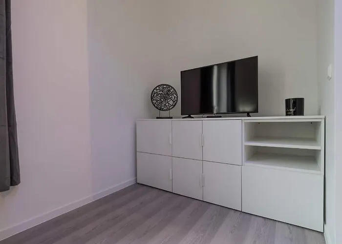 Executive Double Room With En-Suite In Guest House Rue Trevires R3