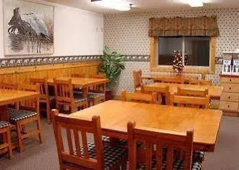 Econo Lodge Inn & Suites