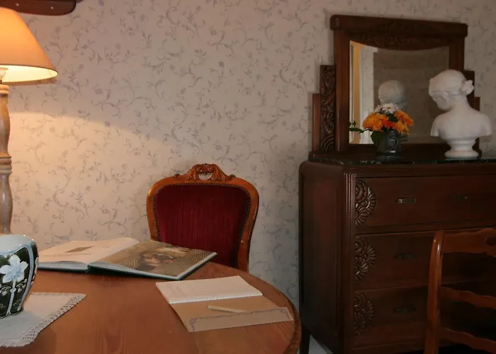 Castel Hotel 1904 Saint-Gervais-dʼAuvergne
