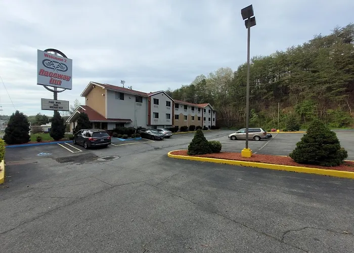 Raceway Inn