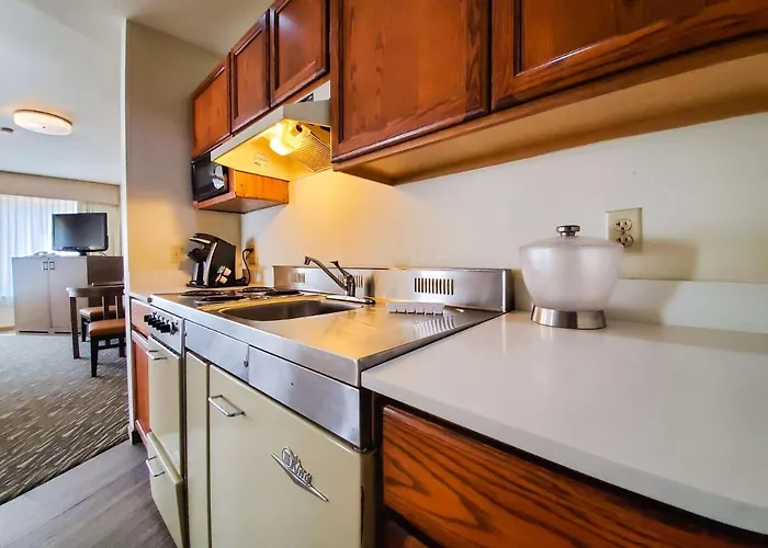 Best Western Plus Plaza Hotel