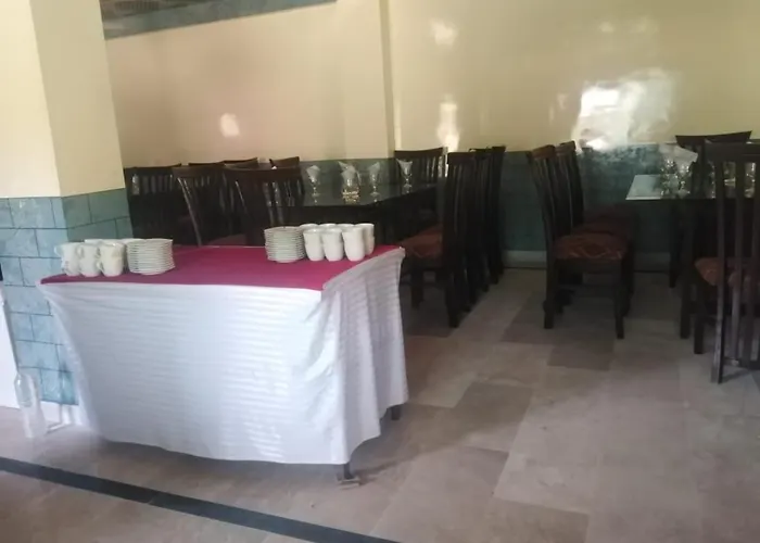 Awais Hotel And Restaurant Rawlakot