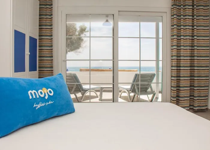 Mojo Otel Beach