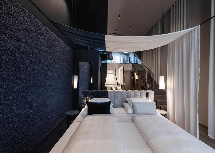 Aeon Hotel - Adults Only Bed & Breakfast