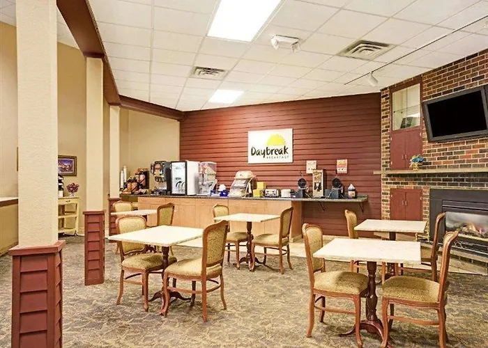 Days Inn By Wyndham Bloomington West