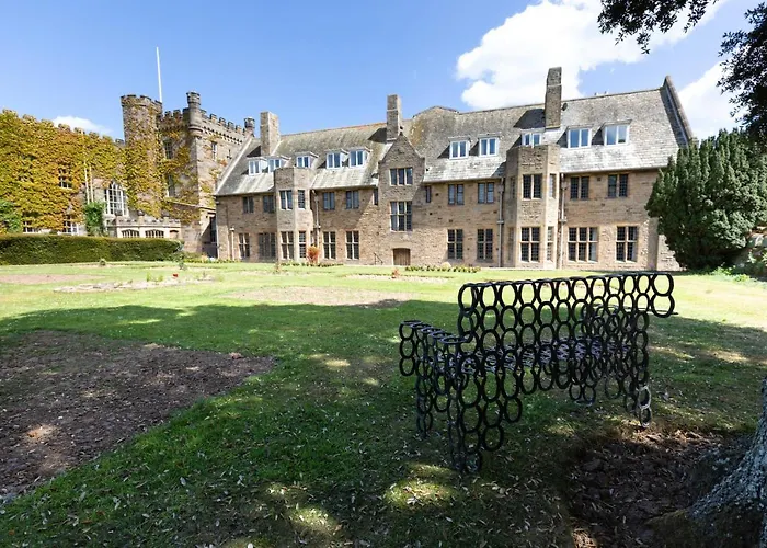 Sneaton Castle