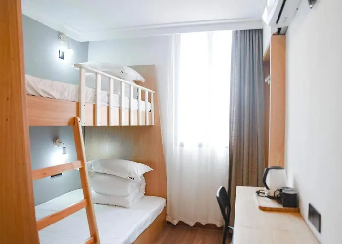 Guilin Travel Light Hostel