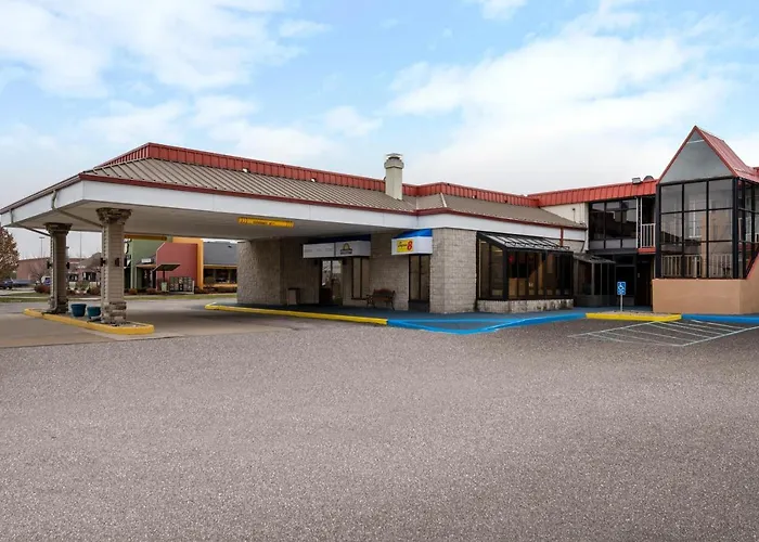 Super 8 By Wyndham Perrysburg-Toledo
