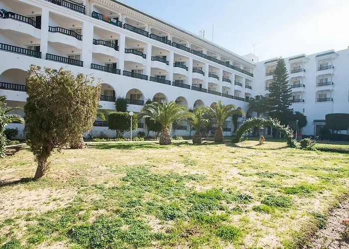 Riviera Hotel - Family Only