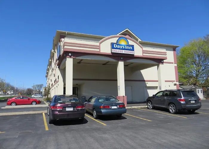Days Inn By Wyndham Toronto East Lakeview