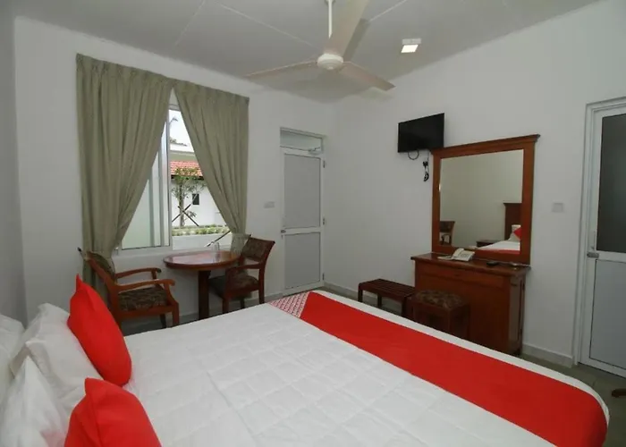 Garden Beach Hotel Kalutara