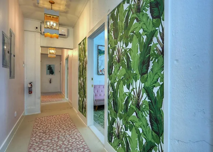 Room 6 Oleander Hotel Walk To Cruise Terminal, Restaurants & The Strand