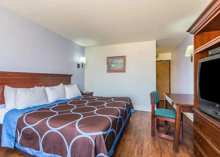 Super 8 By Wyndham Garland North Dallas Area