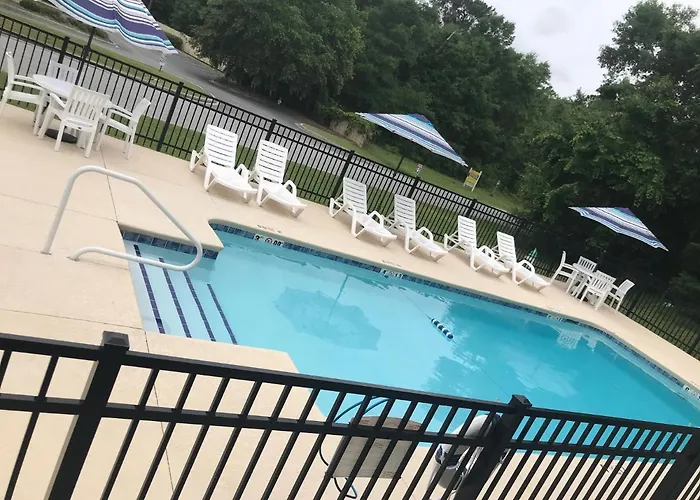 Baymont By Wyndham Lake Park Valdosta I75