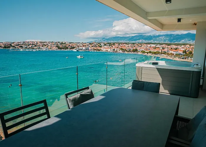 Kaneo beach hotel Novalja