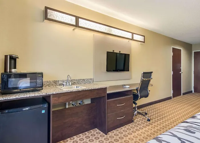 Sleep Inn & Suites Steubenville At The University