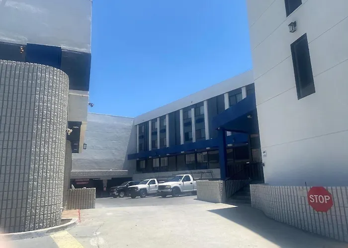Baymont By Wyndham Monterey Park
