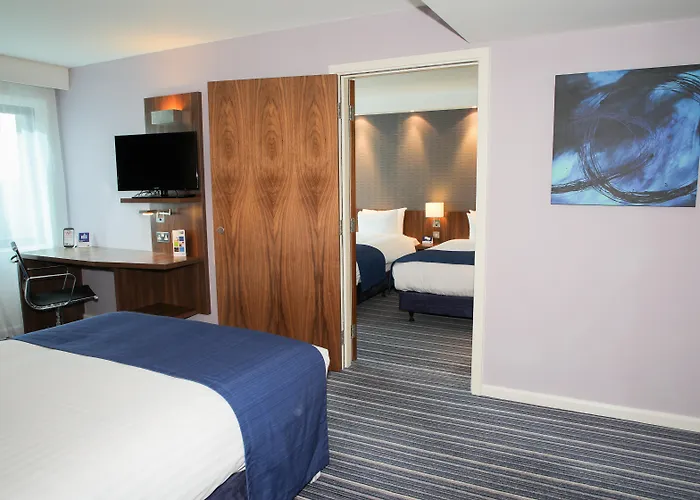 Holiday Inn Express London Heathrow T5 By Ihg