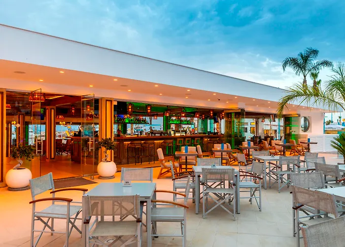 Limanaki Beach Hotel & Suites