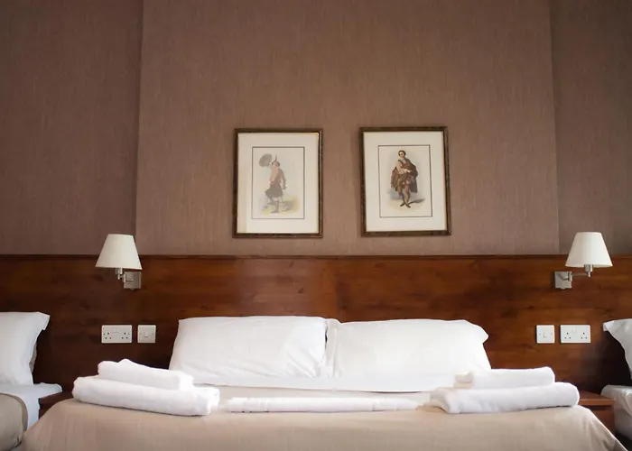 Edinburgh House Hotel