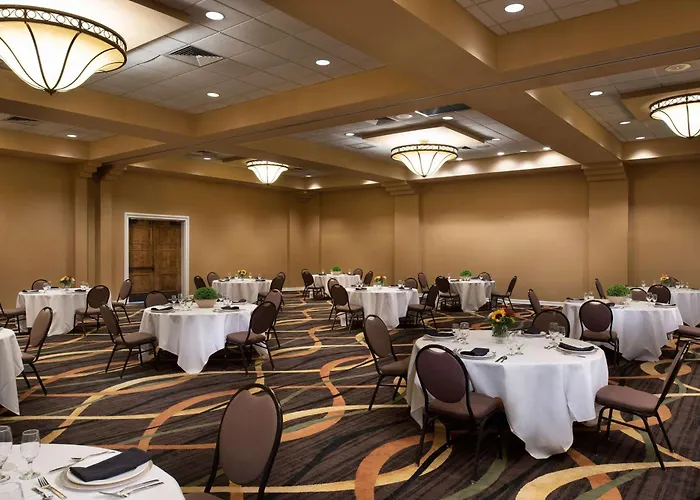 Doubletree By Hilton Memphis Downtown