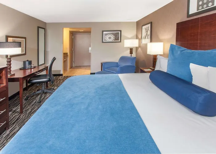 Wyndham Garden Elk Grove Village - O'Hare