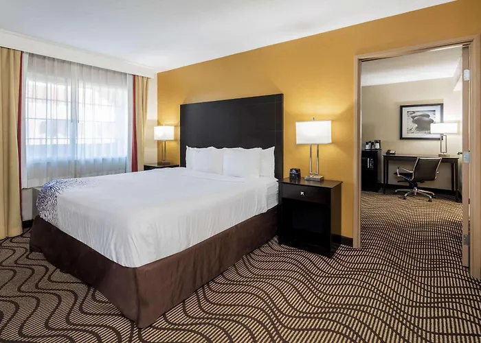 La Quinta By Wyndham Carlsbad - Legoland Area