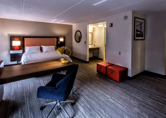 Hampton Inn & Suites Staten Island