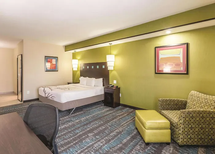 La Quinta By Wyndham Dallas Grand Prairie South