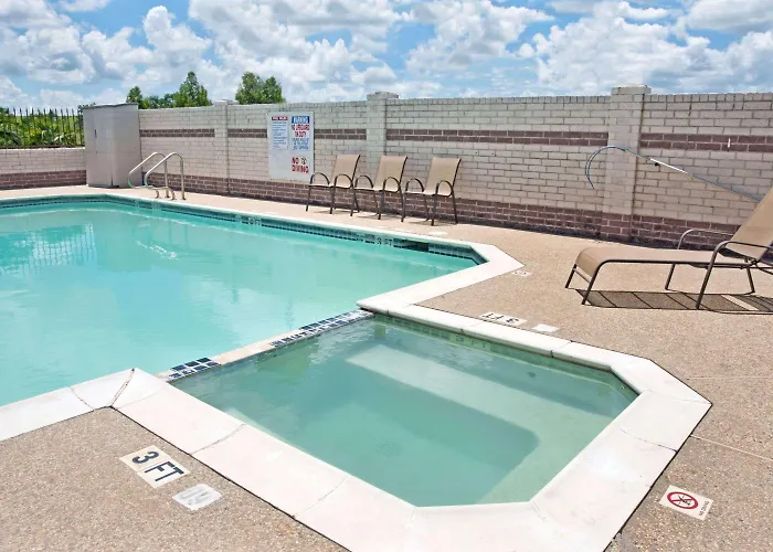 Days Inn By Wyndham El Campo Tx