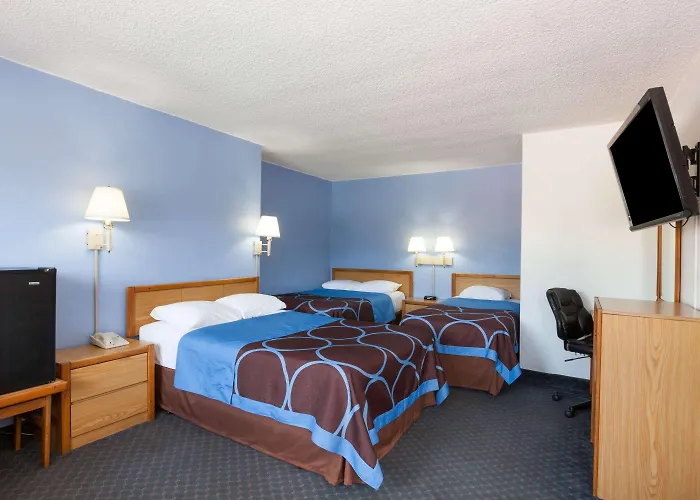 Super 8 By Wyndham Santa Barbara/Goleta
