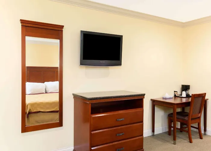 Travelodge By Wyndham Brea