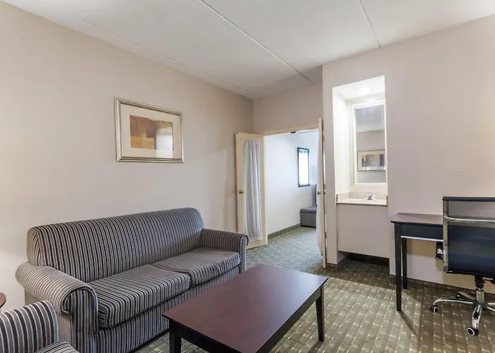 Ramada By Wyndham Newburgh/West Point