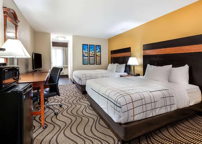 La Quinta Inn By Wyndham Sandusky Near Cedar Point