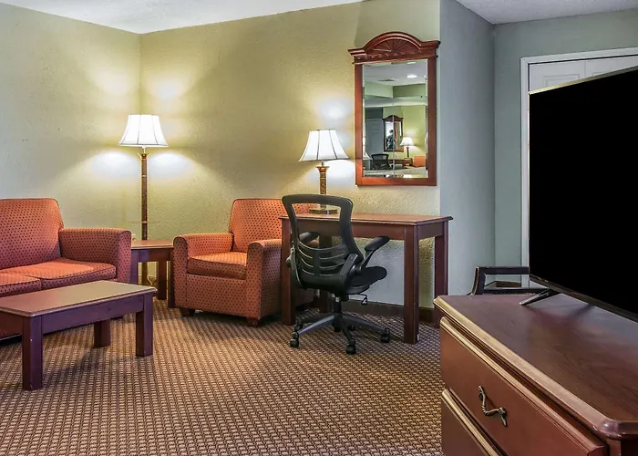 Quality Inn & Suites Ann Arbor Hwy 23