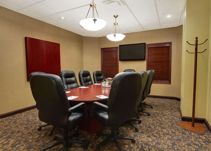 Best Western Plus Winnipeg Airport Hotel