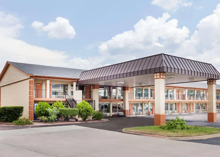 Super 8 By Wyndham Longview/I-20 Hotel